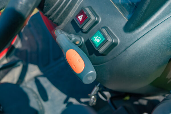 Mini-Tracteur compact BRANSON 2500H – Image 17