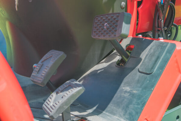 Mini-Tracteur compact BRANSON 2500H – Image 16