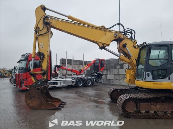 Komatsu PC228 US LC Track – Image 10