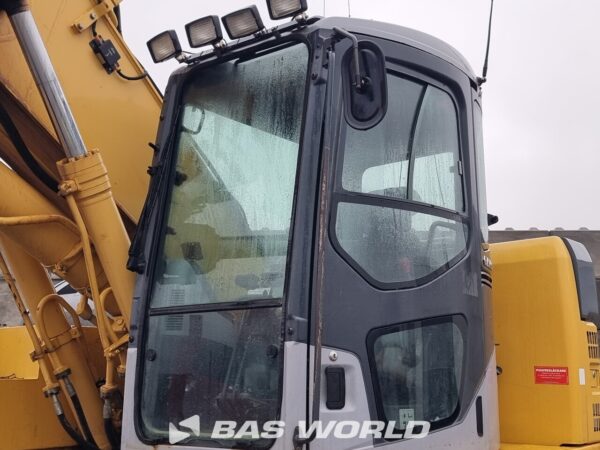 Komatsu PC228 US LC Track – Image 12