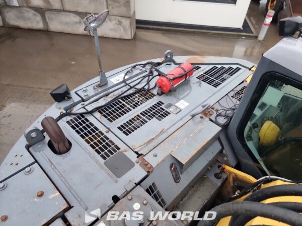 Komatsu PC228 US LC Track – Image 25