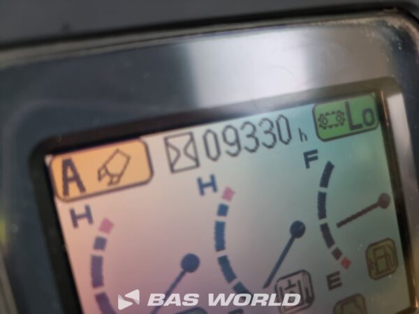 Komatsu PC228 US LC Track – Image 32