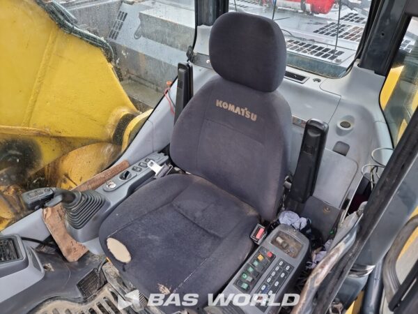 Komatsu PC228 US LC Track – Image 34