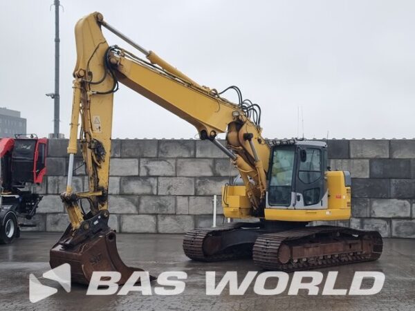 Komatsu PC228 US LC Track – Image 36