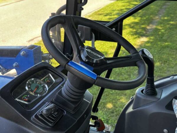 SOLIS S26 HST avec chargeur frontal avec godet – Image 32